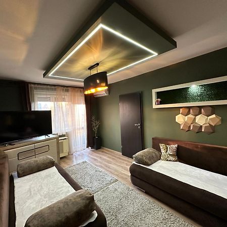 Mox Downtown Apartman ديبريتْسين المظهر الخارجي الصورة
