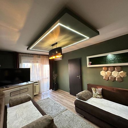 Mox Downtown Apartman ديبريتْسين المظهر الخارجي الصورة