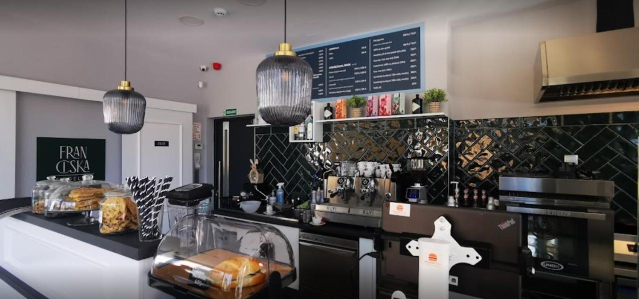 Mox Downtown Apartman ديبريتْسين المظهر الخارجي الصورة