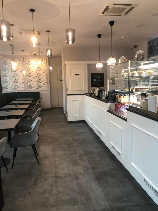 Mox Downtown Apartman ديبريتْسين المظهر الخارجي الصورة